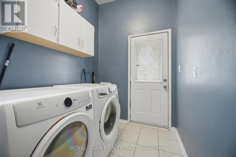 18 SUMMER MIST COURT, Brampton (Sandringham-Wellington), Ontario, L6R2Z1