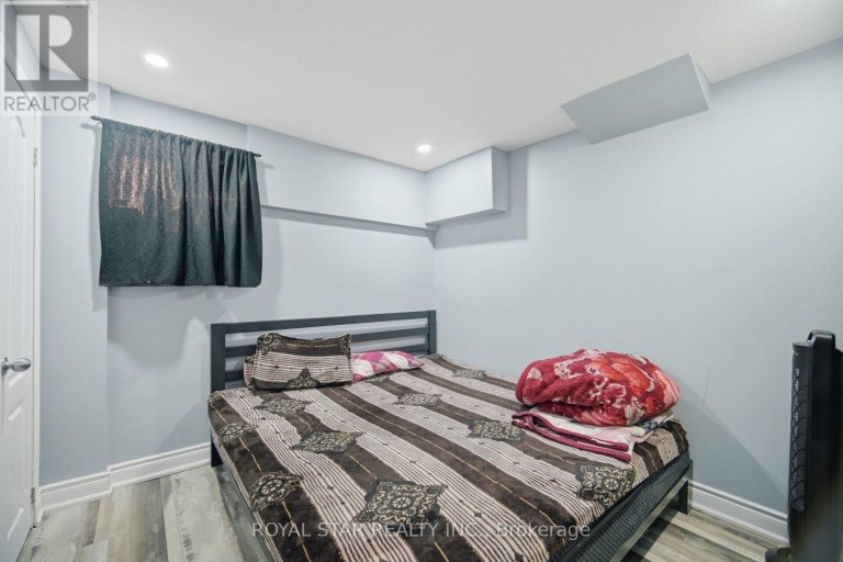 18 SUMMER MIST COURT, Brampton (Sandringham-Wellington), Ontario, L6R2Z1