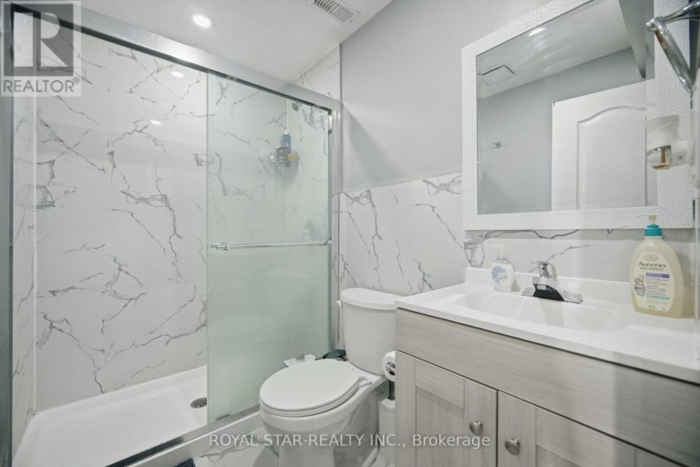 18 SUMMER MIST COURT, Brampton (Sandringham-Wellington), Ontario, L6R2Z1