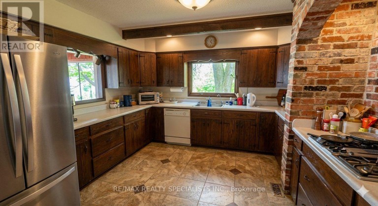 9 SHIELDS LANE, Kawartha Lakes (Bexley), Ontario, K0M1K0