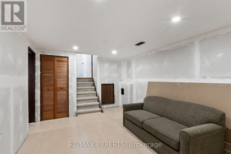 23 THOMAS STREET, Cobourg, Ontario, K9A1K1