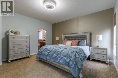 525 Edinburgh Road W Lethbridge Alberta photo 17