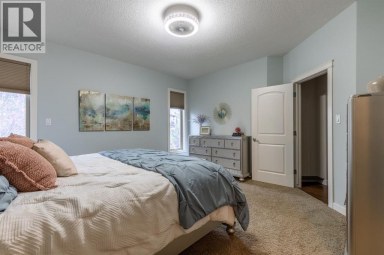 525 Edinburgh Road W Lethbridge Alberta photo 18