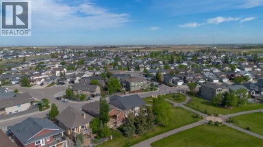 525 Edinburgh Road W Lethbridge Alberta photo 48