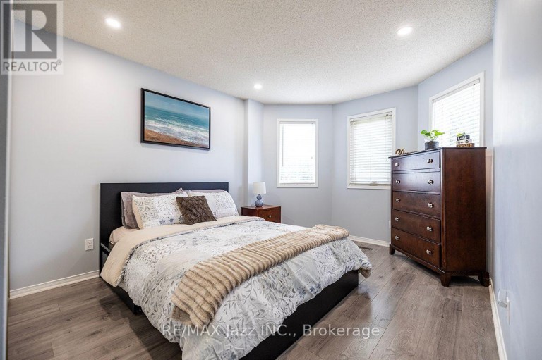 23 MEREDITH COURT, Clarington (Courtice), Ontario, L1E2V9
