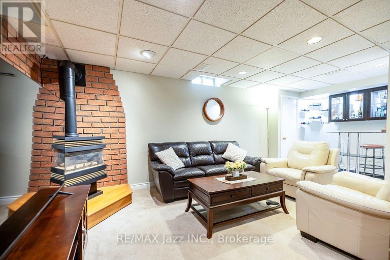 23 MEREDITH COURT, Clarington (Courtice), Ontario, L1E2V9