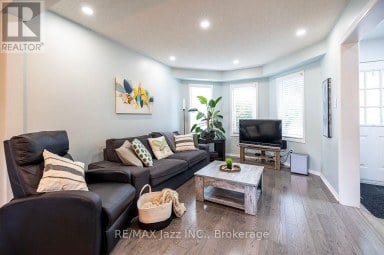 23 MEREDITH COURT Clarington (Courtice) Ontario photo 6