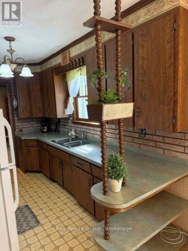 593 COUNTY RD 28, Prince Edward County (Ameliasburg Ward), Ontario, K8N4Z7
