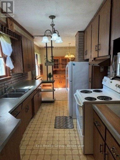593 COUNTY RD 28, Prince Edward County (Ameliasburg Ward), Ontario, K8N4Z7