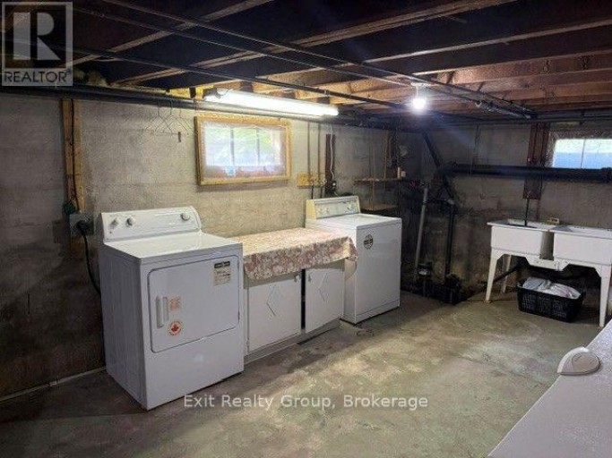 593 COUNTY RD 28, Prince Edward County (Ameliasburg Ward), Ontario, K8N4Z7