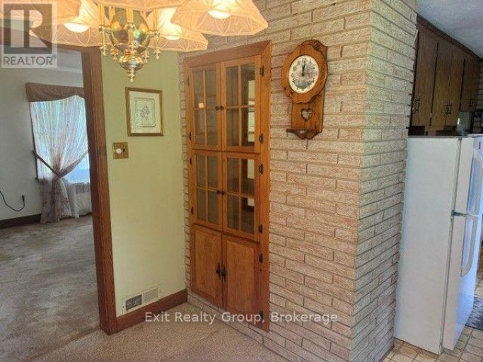 593 COUNTY RD 28, Prince Edward County (Ameliasburg Ward), Ontario, K8N4Z7