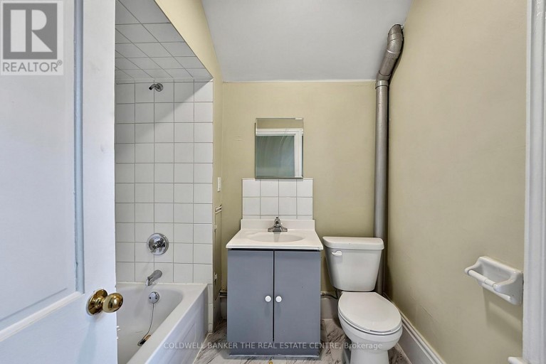 592 GORHAM STREET, Newmarket (Gorham-College Manor), Ontario, L3Y1L3