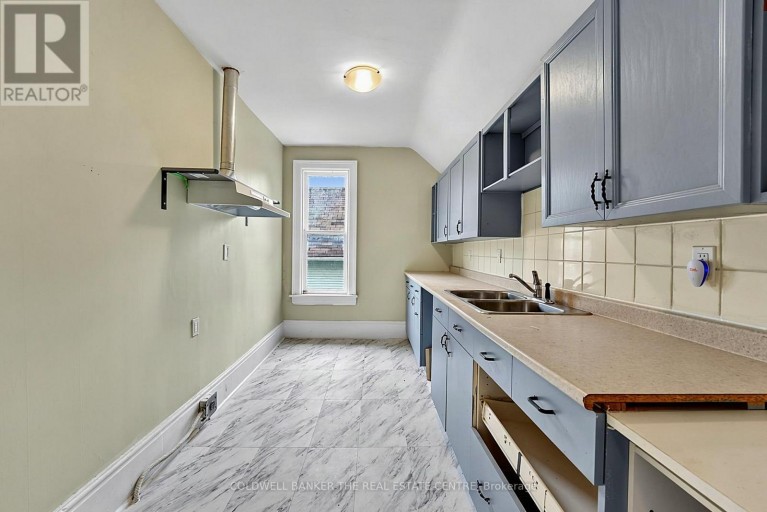 592 GORHAM STREET, Newmarket (Gorham-College Manor), Ontario, L3Y1L3