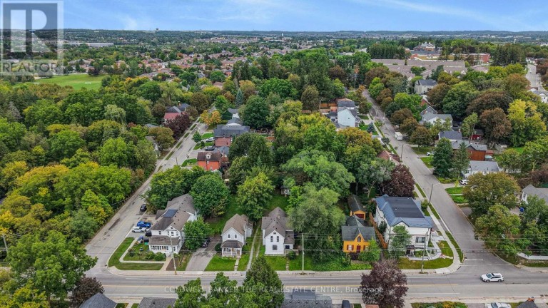 592 GORHAM STREET, Newmarket (Gorham-College Manor), Ontario, L3Y1L3