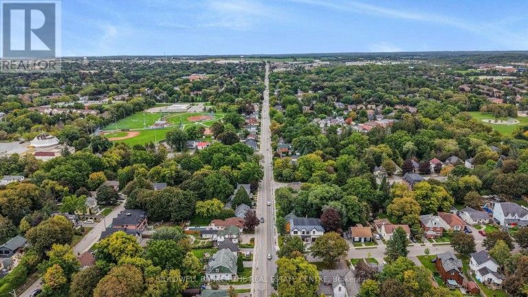 592 GORHAM STREET, Newmarket (Gorham-College Manor), Ontario, L3Y1L3