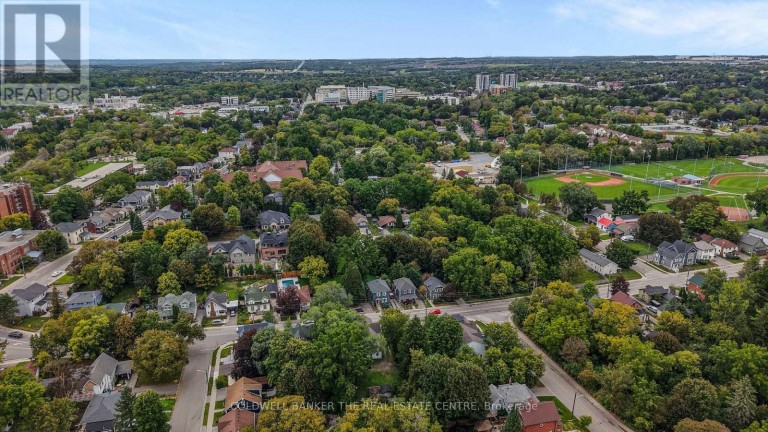 592 GORHAM STREET, Newmarket (Gorham-College Manor), Ontario, L3Y1L3