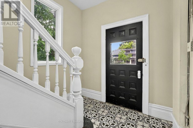 592 GORHAM STREET, Newmarket (Gorham-College Manor), Ontario, L3Y1L3