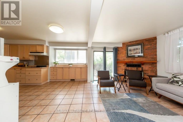 3 ARON DRIVE, Brampton (Fletcher's West), Ontario, L6Y2S3