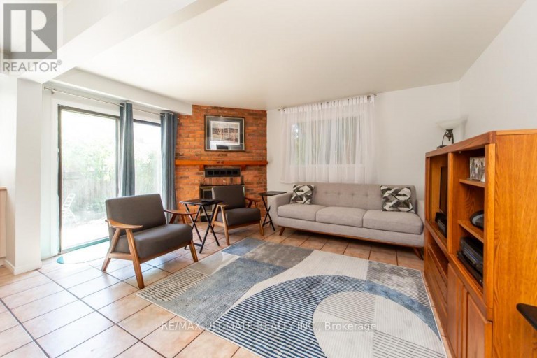 3 ARON DRIVE, Brampton (Fletcher's West), Ontario, L6Y2S3