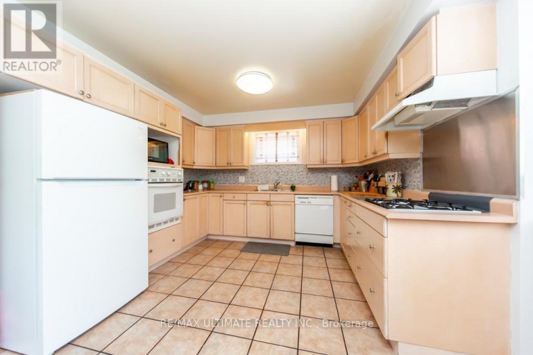 3 ARON DRIVE, Brampton (Fletcher's West), Ontario, L6Y2S3