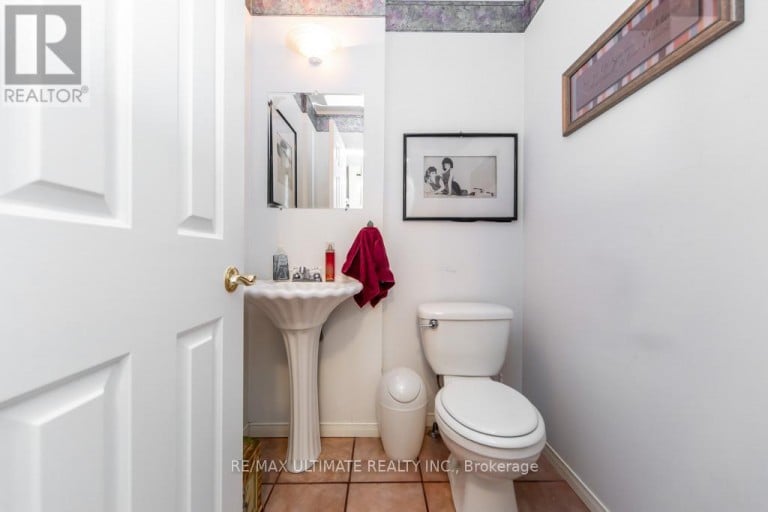 3 ARON DRIVE, Brampton (Fletcher's West), Ontario, L6Y2S3