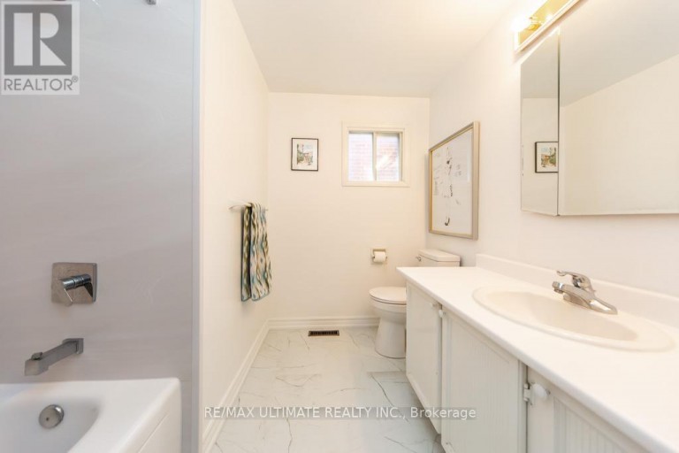 3 ARON DRIVE, Brampton (Fletcher's West), Ontario, L6Y2S3