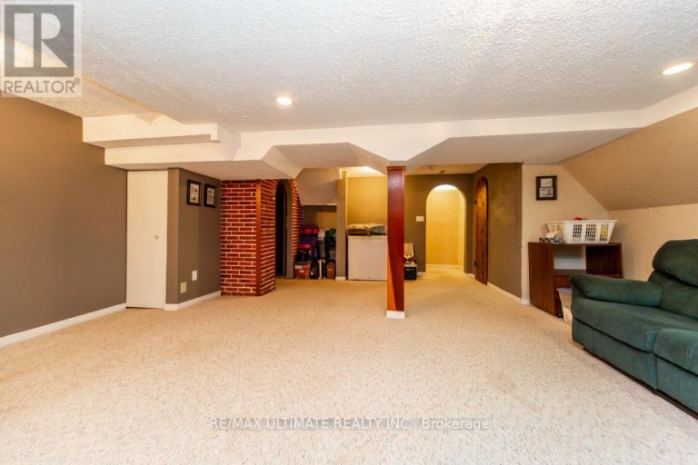 3 ARON DRIVE, Brampton (Fletcher's West), Ontario, L6Y2S3