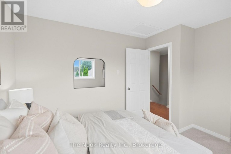 16 KERSHAW STREET, Clarington (Bowmanville), Ontario, L1C4S4
