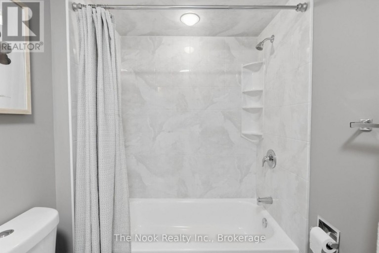 16 KERSHAW STREET, Clarington (Bowmanville), Ontario, L1C4S4