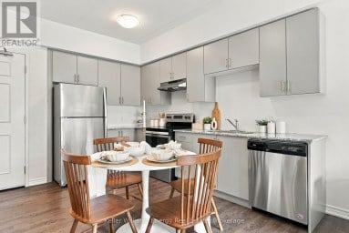 113 - 290 LIBERTY STREET N Clarington (Bowmanville) Ontario photo 5