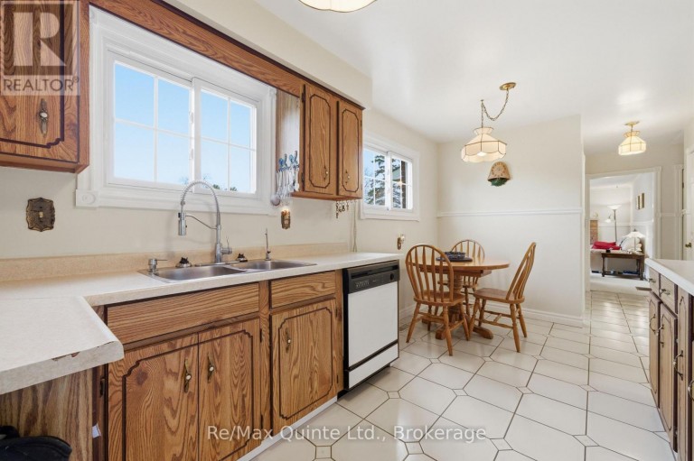19 COUNTRY CLUB DRIVE, Quinte West (Sidney Ward), Ontario, K8R1B4