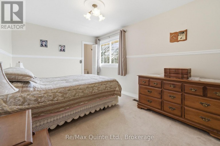 19 COUNTRY CLUB DRIVE, Quinte West (Sidney Ward), Ontario, K8R1B4