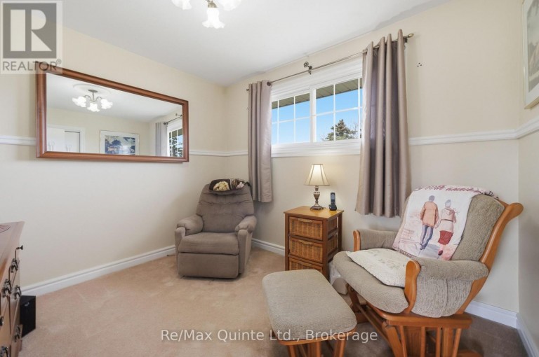 19 COUNTRY CLUB DRIVE, Quinte West (Sidney Ward), Ontario, K8R1B4
