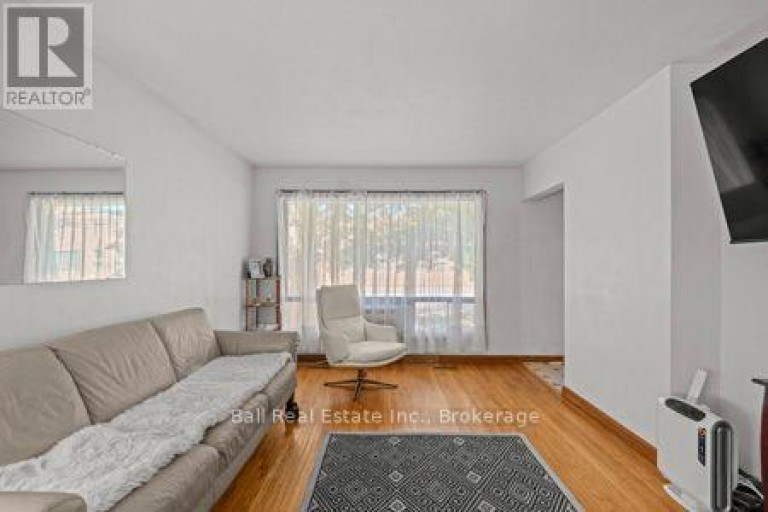 547 ALBERT STREET, Peterborough (Town Ward 3), Ontario, K9J4N7