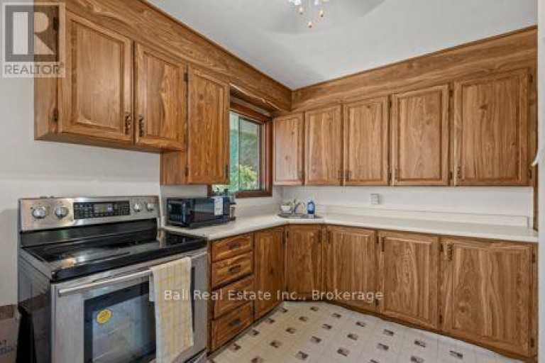 547 ALBERT STREET, Peterborough (Town Ward 3), Ontario, K9J4N7