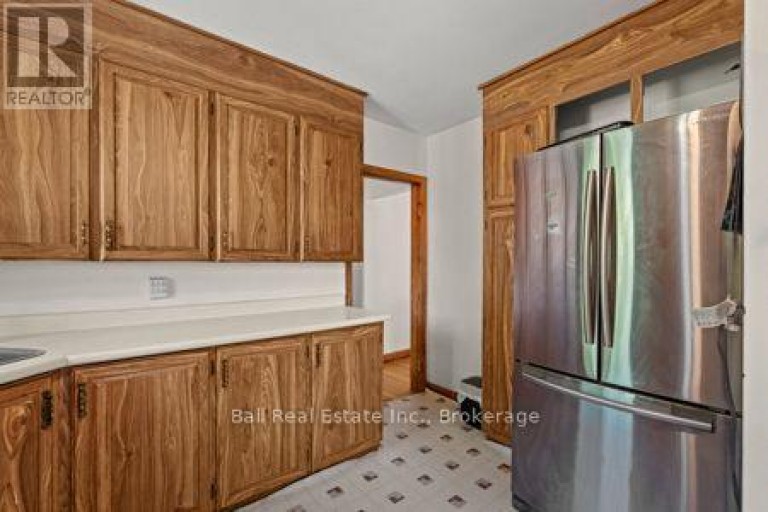 547 ALBERT STREET, Peterborough (Town Ward 3), Ontario, K9J4N7