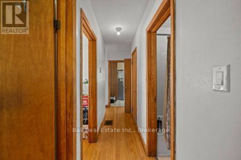 547 ALBERT STREET, Peterborough (Town Ward 3), Ontario, K9J4N7