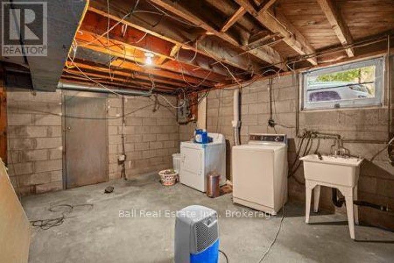 547 ALBERT STREET, Peterborough (Town Ward 3), Ontario, K9J4N7