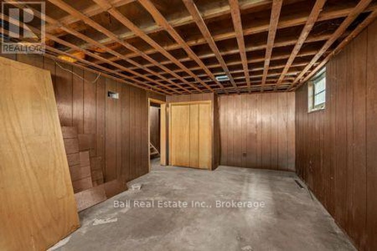 547 ALBERT STREET, Peterborough (Town Ward 3), Ontario, K9J4N7