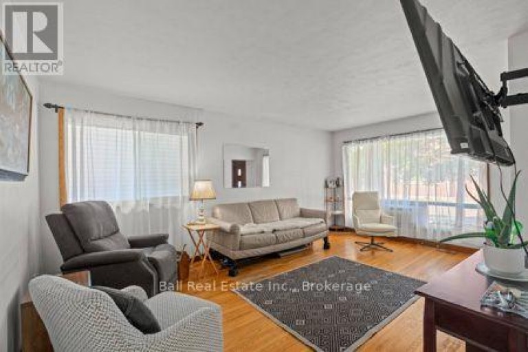 547 ALBERT STREET, Peterborough (Town Ward 3), Ontario, K9J4N7