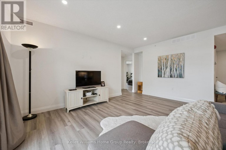 203 - 99B FARLEY ROAD, Centre Wellington (Fergus), Ontario, N1M0K5