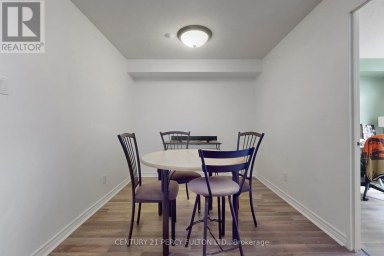 703 - 736 BAY STREET Toronto (Bay Street Corridor) Ontario photo 18