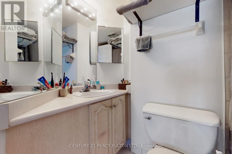 703 - 736 BAY STREET, Toronto (Bay Street Corridor), Ontario, M5G2M4