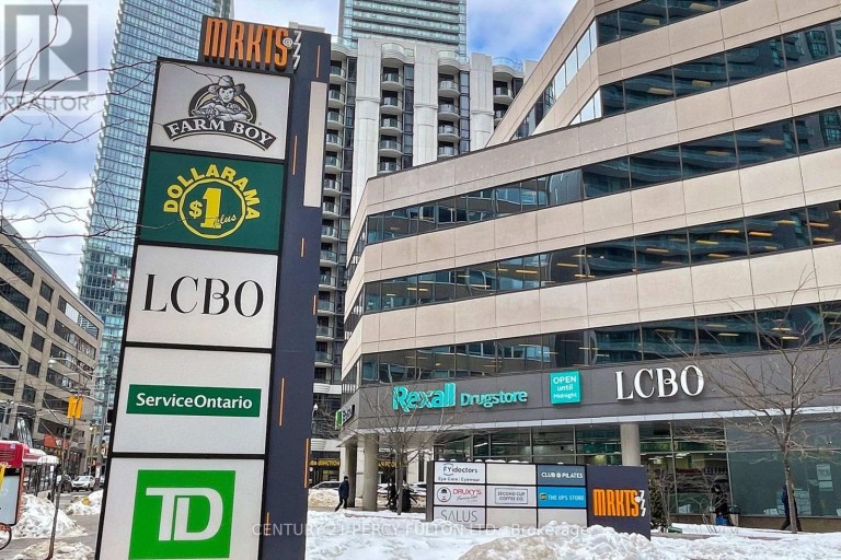 703 - 736 BAY STREET, Toronto (Bay Street Corridor), Ontario, M5G2M4