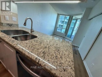 1119 - 230 QUEENS QUAY Toronto (Waterfront Communities) Ontario photo 8