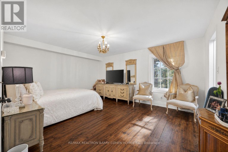 21 FIFESHIRE ROAD, Toronto (St. Andrew-Windfields), Ontario, M2L2G4