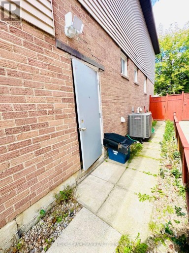 BSMT - 28 CHAPMAN DRIVE E, Ajax (Central), Ontario, L1T3C3