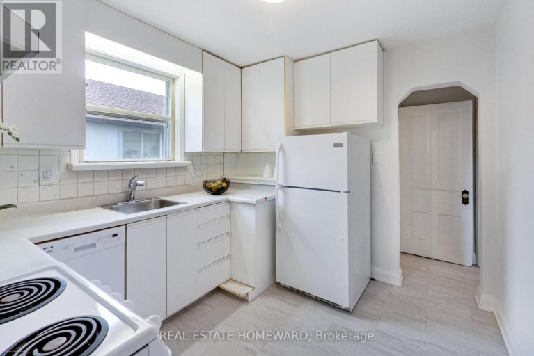 1 BASSETT AVENUE, Toronto (Clairlea-Birchmount), Ontario, M1L2A2