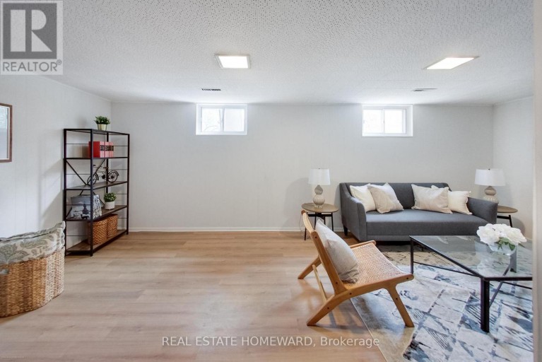 1 BASSETT AVENUE, Toronto (Clairlea-Birchmount), Ontario, M1L2A2