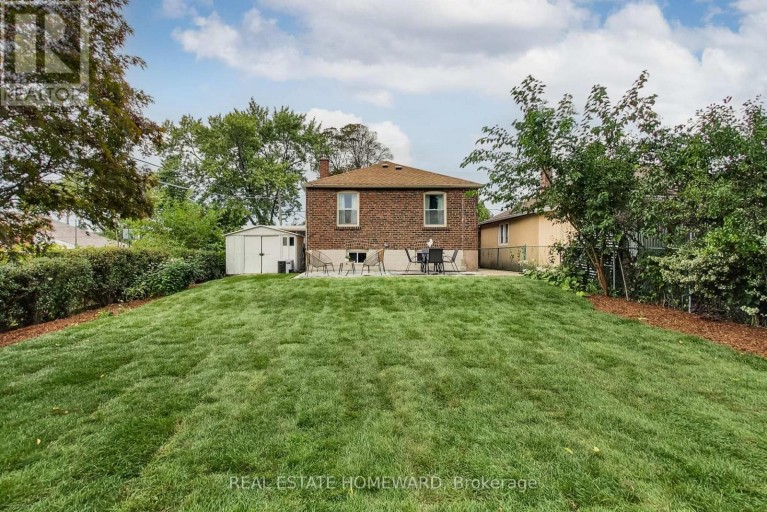 1 BASSETT AVENUE, Toronto (Clairlea-Birchmount), Ontario, M1L2A2